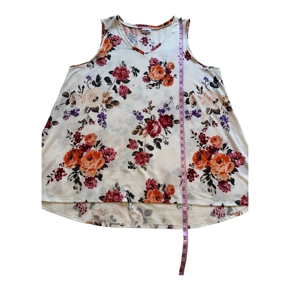 LuLaRoe Kristina V-Neck Sleeveless Tank Top - Size 2X - Picture 5 of 5